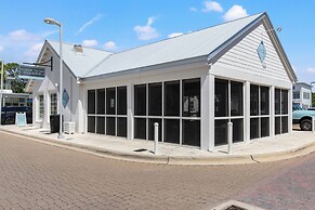 Rileys Retreat - 3BR 2BA Home With Private Pool and Gas Grill!