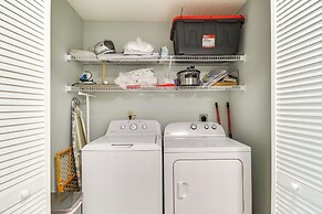 2 Mi to Beach: Condo w/ Balcony in Gulf Shores!