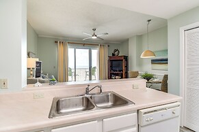 2 Mi to Beach: Condo w/ Balcony in Gulf Shores!