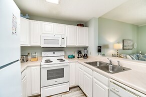 2 Mi to Beach: Condo w/ Balcony in Gulf Shores!