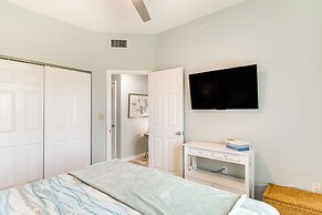 2 Mi to Beach: Condo w/ Balcony in Gulf Shores!