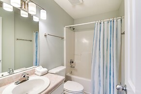 2 Mi to Beach: Condo w/ Balcony in Gulf Shores!