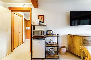 Hike, Golf & Ski: Cozy Tahoe City Condo!