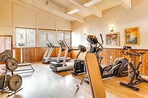 Hike, Golf & Ski: Cozy Tahoe City Condo!