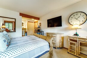 Hike, Golf & Ski: Cozy Tahoe City Condo!