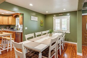 Deck w/ Hot Tub: Ashton 'cozy Cub Cabin'