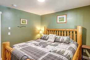 Deck w/ Hot Tub: Ashton 'cozy Cub Cabin'