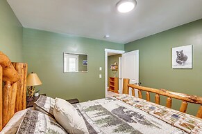 Deck w/ Hot Tub: Ashton 'cozy Cub Cabin'