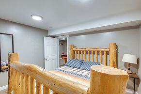 Deck w/ Hot Tub: Ashton 'cozy Cub Cabin'