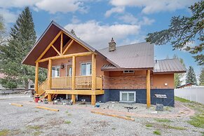Deck w/ Hot Tub: Ashton 'cozy Cub Cabin'