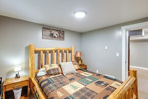 Deck w/ Hot Tub: Ashton 'cozy Cub Cabin'