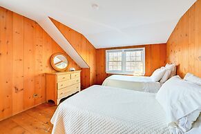 Walk to Amagansett Beach: Cottage w/ Deck!