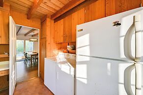 Walk to Amagansett Beach: Cottage w/ Deck!