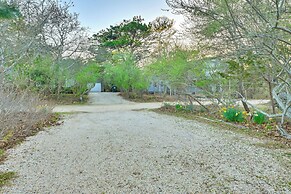 Walk to Amagansett Beach: Cottage w/ Deck!