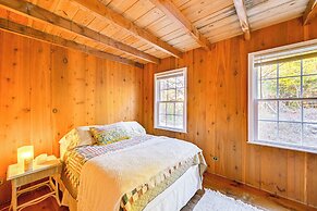 Walk to Amagansett Beach: Cottage w/ Deck!