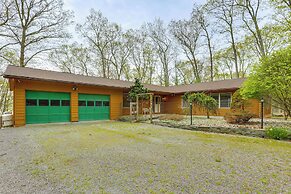 1/2 Mi to Boat Ramp: Lake Wallenpaupack Retreat!