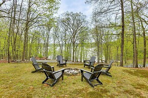 1/2 Mi to Boat Ramp: Lake Wallenpaupack Retreat!