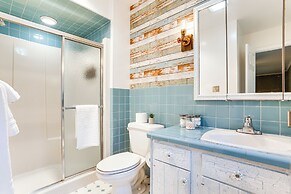 1/2 Mi to Boat Ramp: Lake Wallenpaupack Retreat!