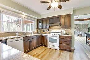 1/2 Mi to Boat Ramp: Lake Wallenpaupack Retreat!