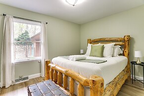 1/2 Mi to Boat Ramp: Lake Wallenpaupack Retreat!