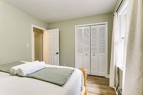 1/2 Mi to Boat Ramp: Lake Wallenpaupack Retreat!