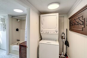 Walk to River & Trails: Cozy Damascus Cottage!