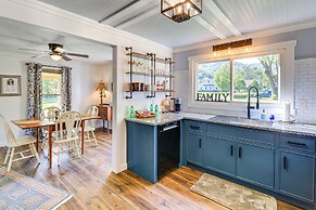 Walk to River & Trails: Cozy Damascus Cottage!