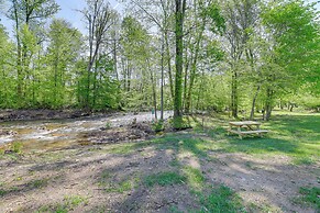 Walk to River & Trails: Cozy Damascus Cottage!