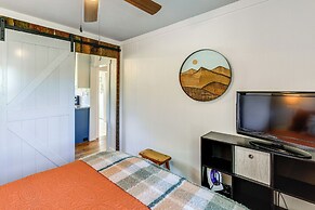 Walk to River & Trails: Cozy Damascus Cottage!