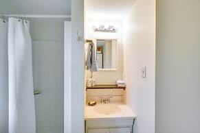 Hike, Sip & Explore: Charming Waterford Cottage!