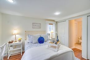 Hike, Sip & Explore: Charming Waterford Cottage!