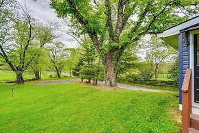 Hike, Sip & Explore: Charming Waterford Cottage!