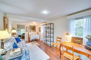 Hike, Sip & Explore: Charming Waterford Cottage!