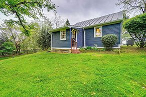 Hike, Sip & Explore: Charming Waterford Cottage!