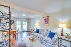 Hike, Sip & Explore: Charming Waterford Cottage!