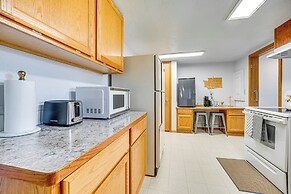 9 Mi to The Gorge: Updated Retreat w/ Yard!