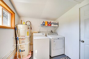 9 Mi to The Gorge: Updated Retreat w/ Yard!