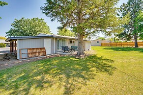 9 Mi to The Gorge: Updated Retreat w/ Yard!