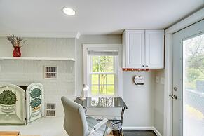 < 1 Mi to Wineries: Quaint & Cozy Waterford Studio