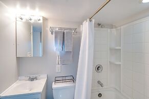 < 1 Mi to Wineries: Quaint & Cozy Waterford Studio