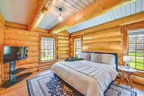 4 Mi to Dtwn: Spacious Family Cabin in Jonesville!