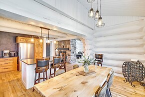 4 Mi to Dtwn: Spacious Family Cabin in Jonesville!