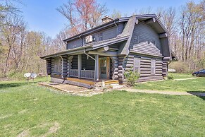 4 Mi to Dtwn: Spacious Family Cabin in Jonesville!