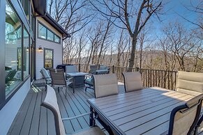 3 Mi to Winery: Jasper Mountain Chalet w/ Hot Tub!