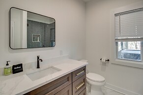 3 Mi to Winery: Jasper Mountain Chalet w/ Hot Tub!