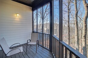 3 Mi to Winery: Jasper Mountain Chalet w/ Hot Tub!