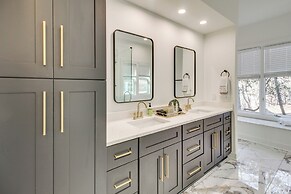 3 Mi to Winery: Jasper Mountain Chalet w/ Hot Tub!