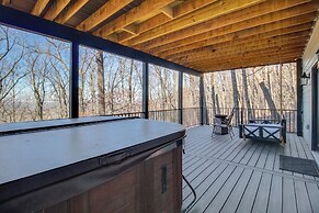 3 Mi to Winery: Jasper Mountain Chalet w/ Hot Tub!