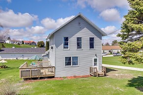 Algoma Retreat: Near Beach, Game Room, Yard