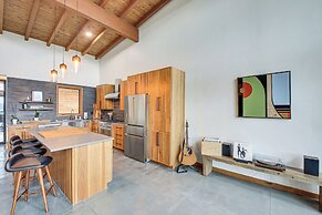 Luxe Mtn-view Escape 5 Mi to Dtwn Priest River!